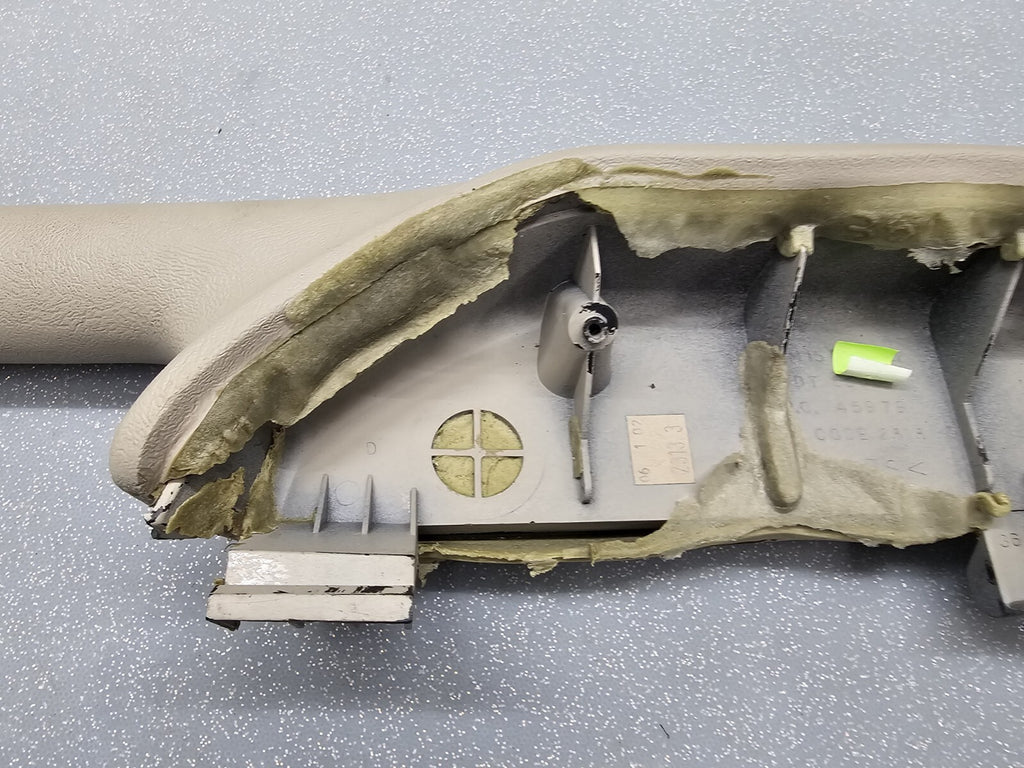 99-02 Chevrolet GMC Silverado Tahoe Front Right Door Armrest Handle Light Tan H1