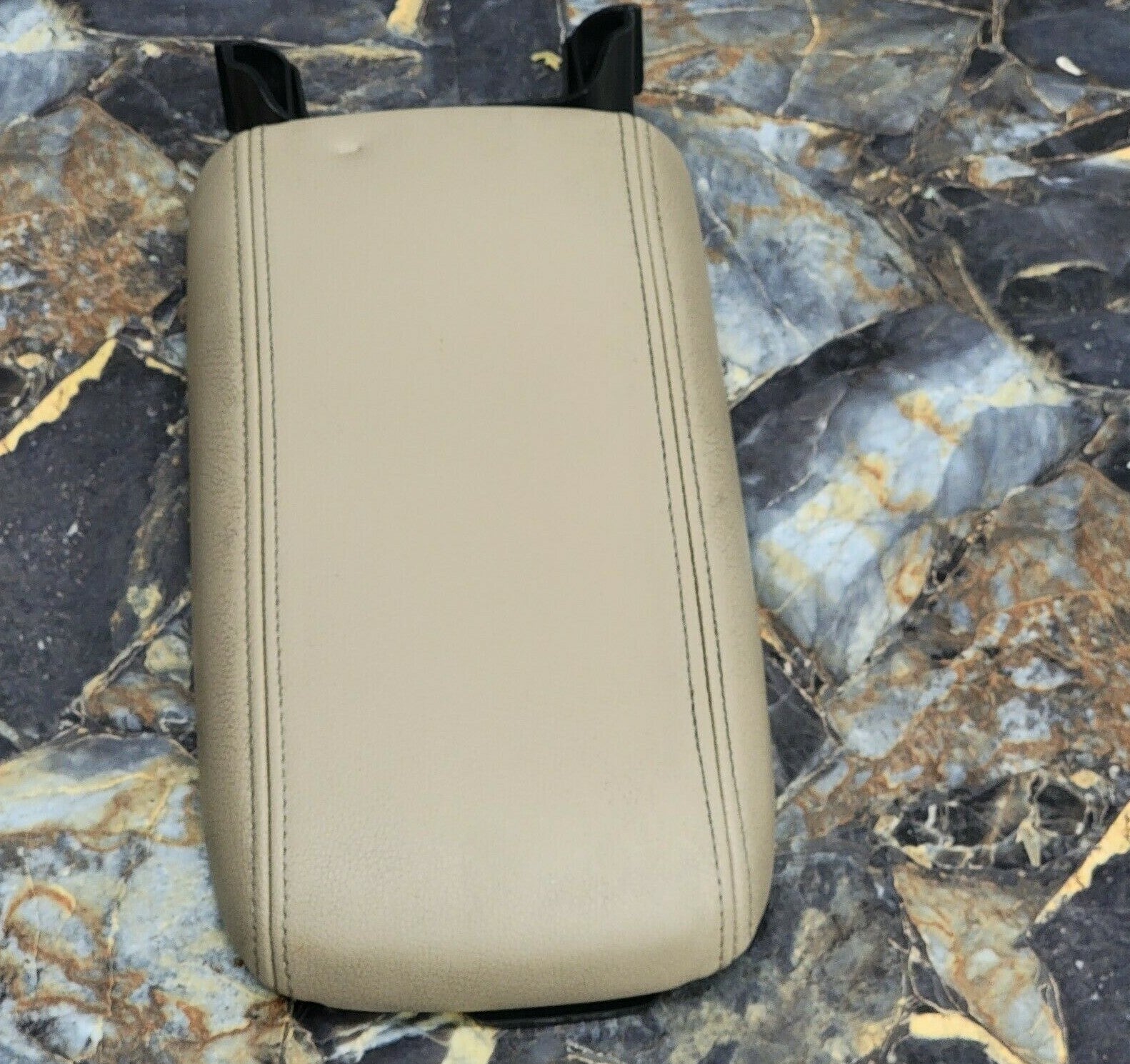 🔥02-09 Chevy Trailblazer GMC ENVOY Center Console Armrest LEATHER Lid TAN defec