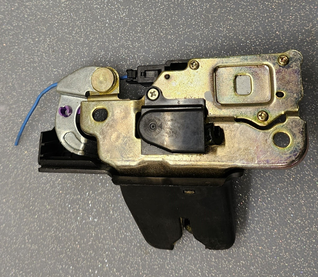 🔥00-04 Avalon Trunk Latch Deck Lid Door Lock Actuator Luggage Compartment OEM