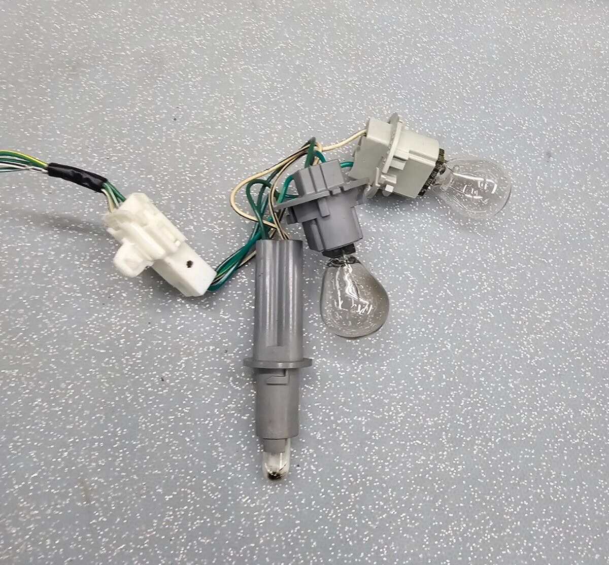 98-02 Toyota Corolla Tail Light Lamp Wiring Harness LH or RH/TC