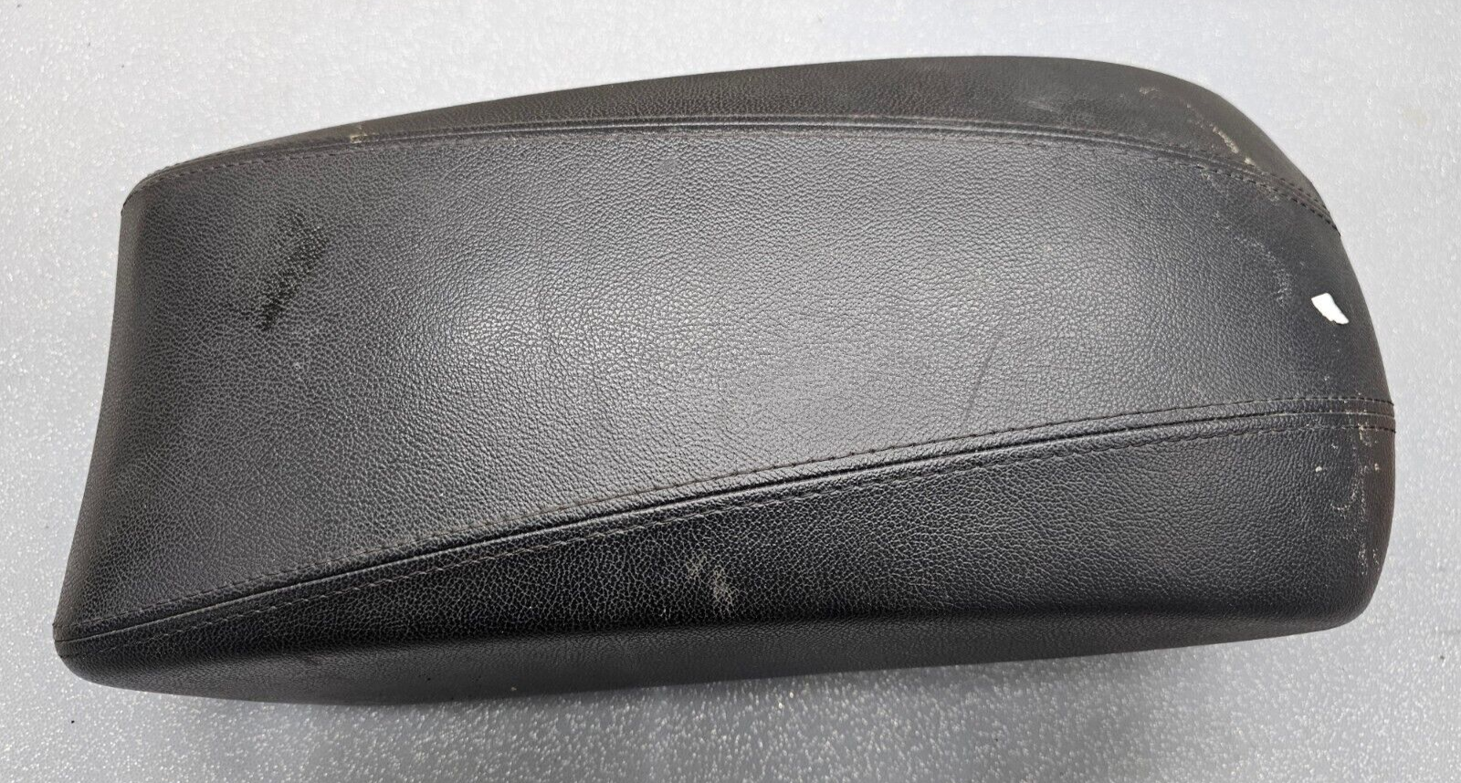 🔥11-14 HYUNDAI SONATA FRONT CENTER CONSOLE ARM REST LID COVER TOP PAD Black OEM