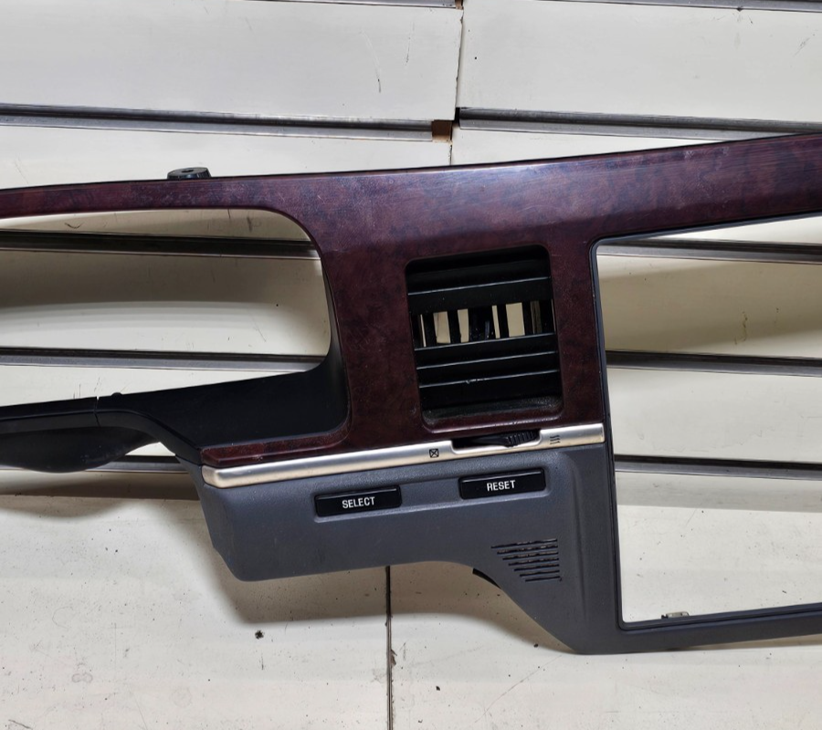 05-11 Lincoln Town Car Dash Speedometer Instrument Cluster Bezel Trim Panel Wood