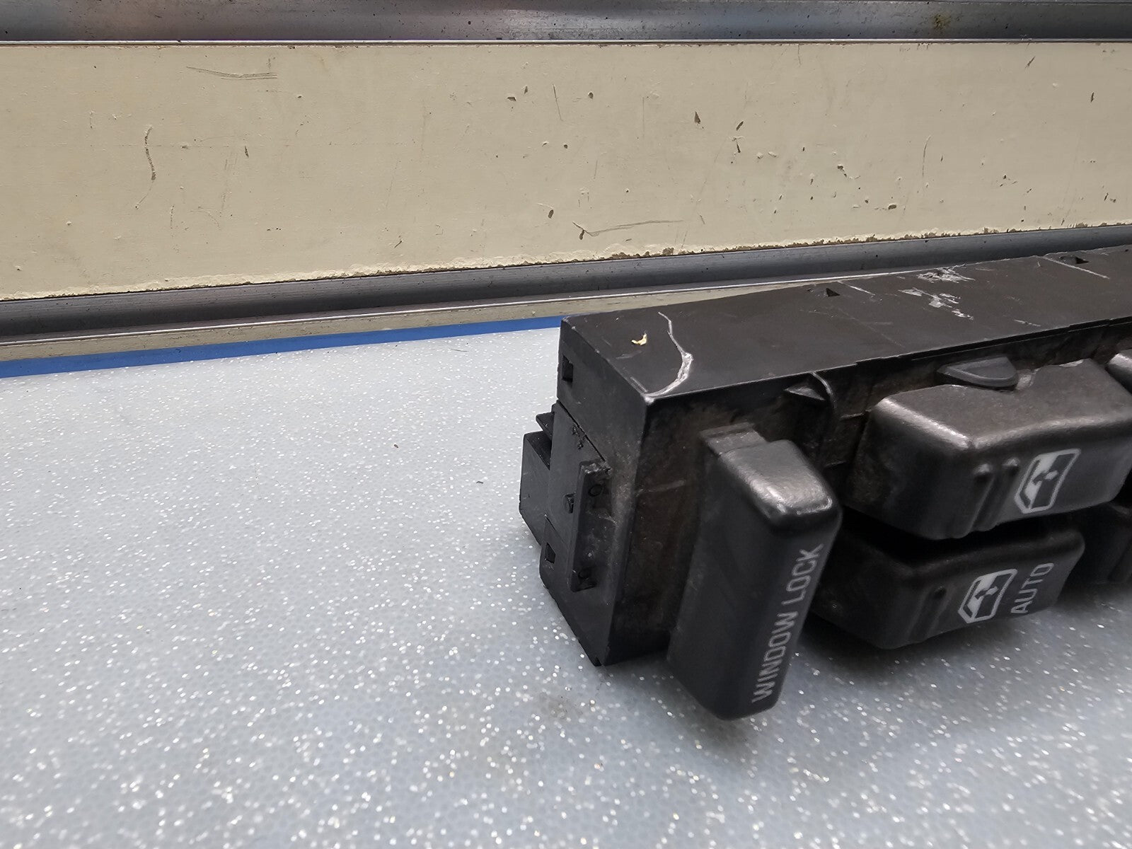 99-02 Silverado SIERRA 4 DOOR FRONT Left DRIVER Master Power Window Switch WS4