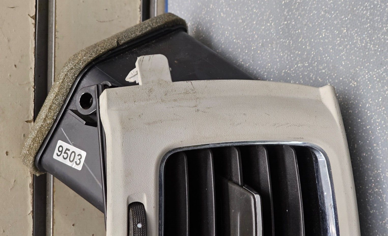 08-14 Cadillac CTS Dash Right Passenger Air Vent Heater Conditioning LT Tan VT35