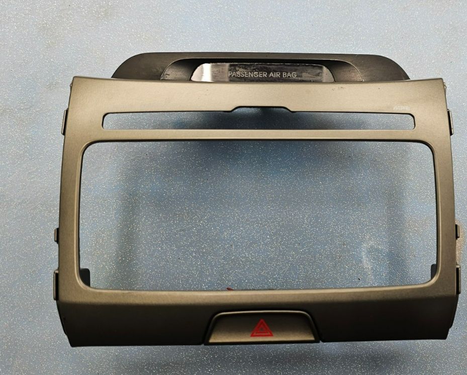 🔥10-15 KIA SPORTAGE Center Dash AM FM Radio Stereo Audio Bezel Panel BLACK OEM