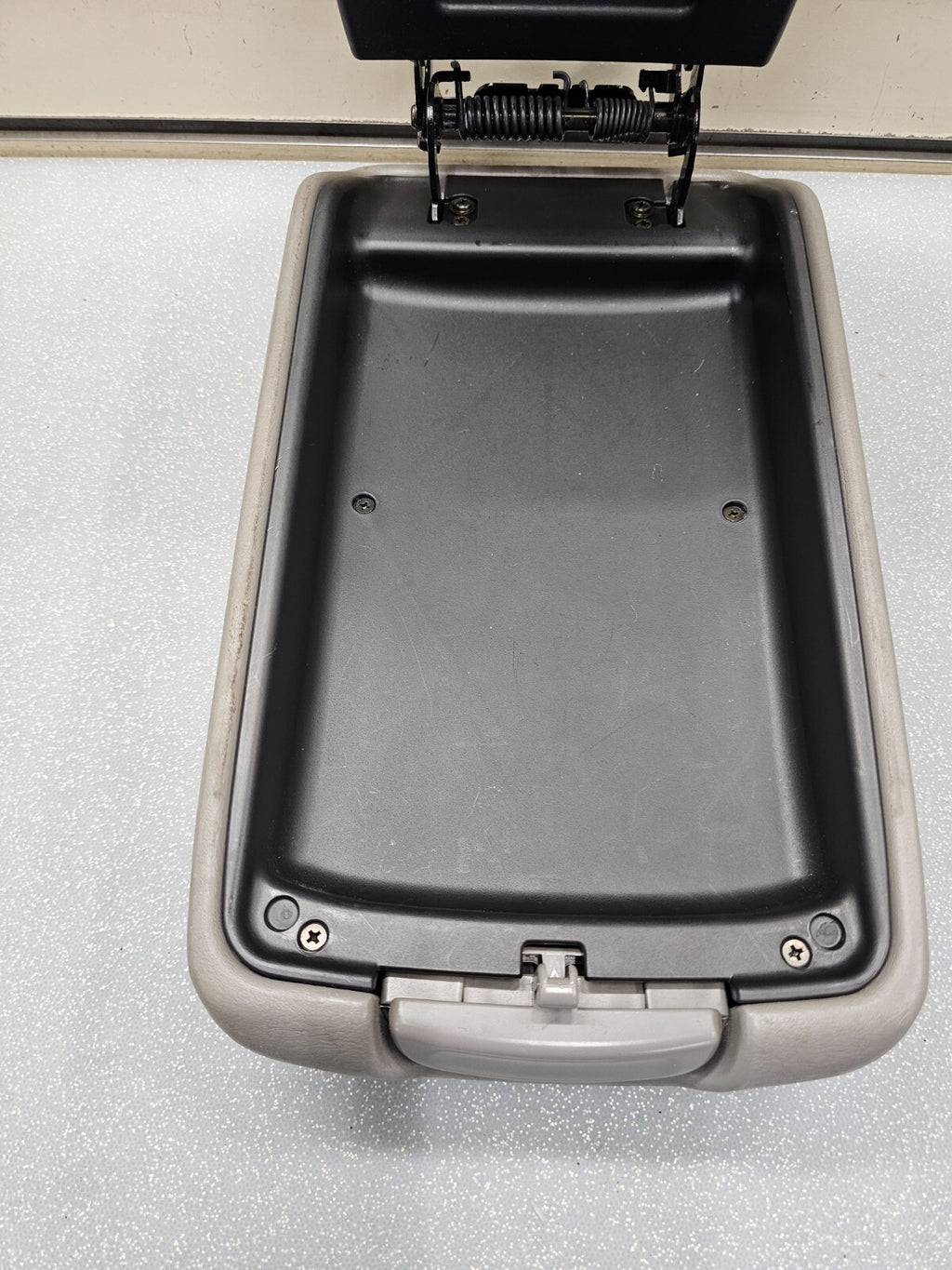 02-06 Toyota CAMRY Solara Center Console Armrest Storage Cover LEATHER GRAY L20