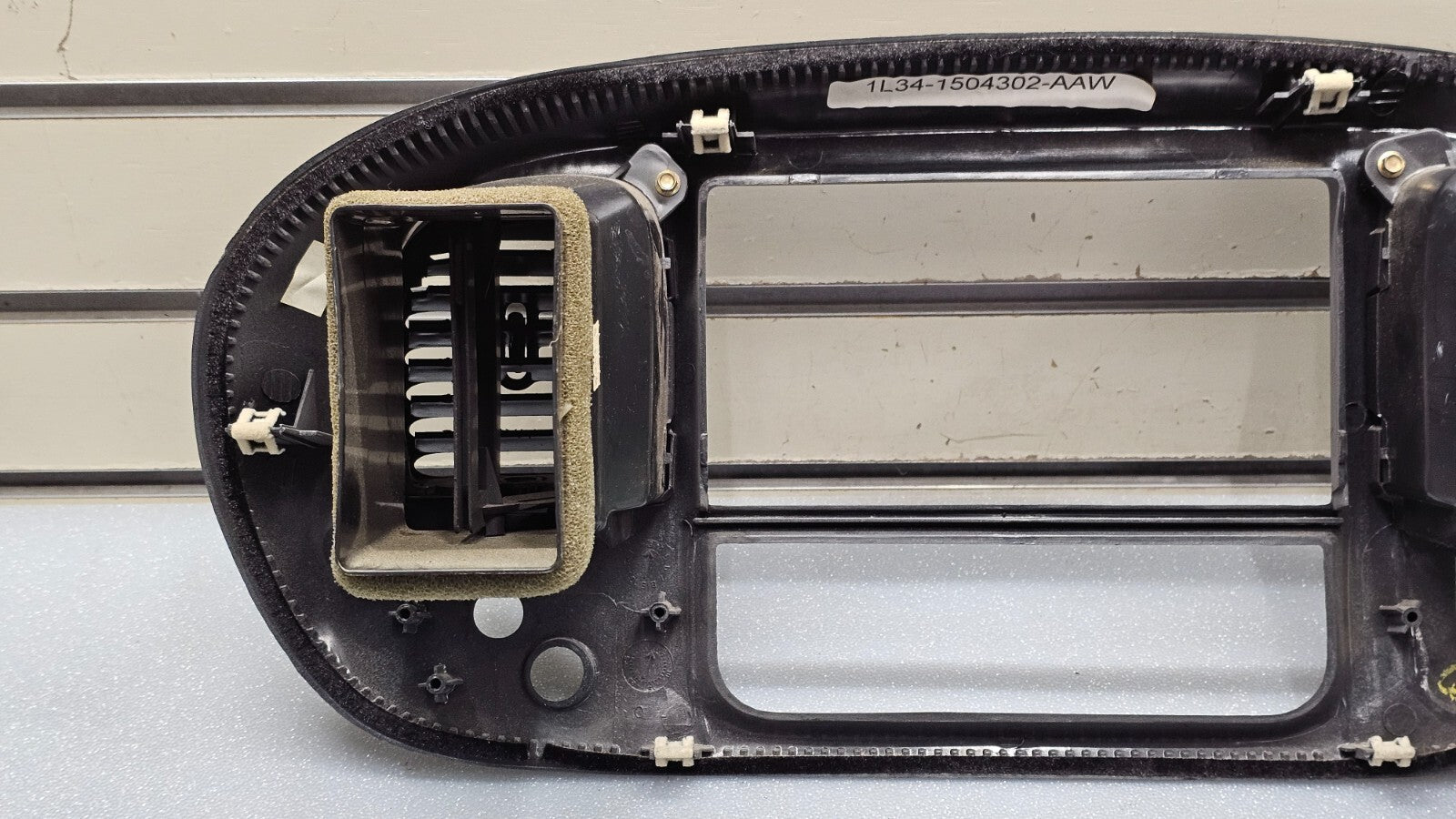 🔥97-03 Ford F150 Center Dash AM FM Radio Climate Trim Stereo BEZEL Panel Gray