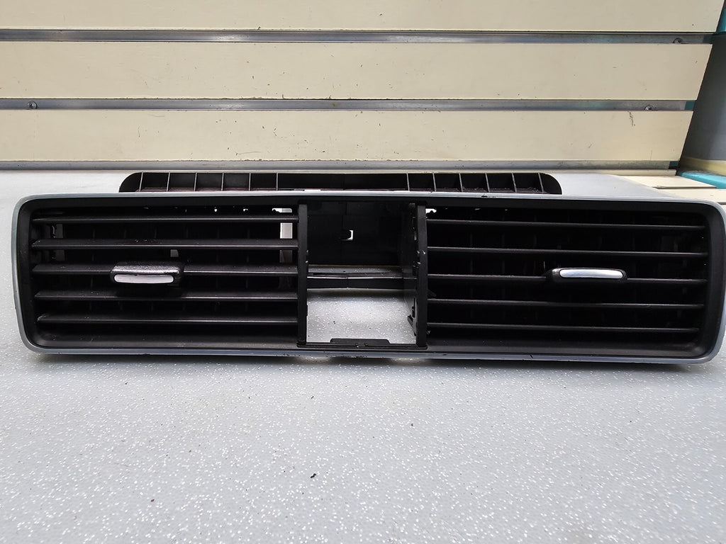 🔥2012 - 2015 Volkswagen Passat Dash Center Air Vents OEM