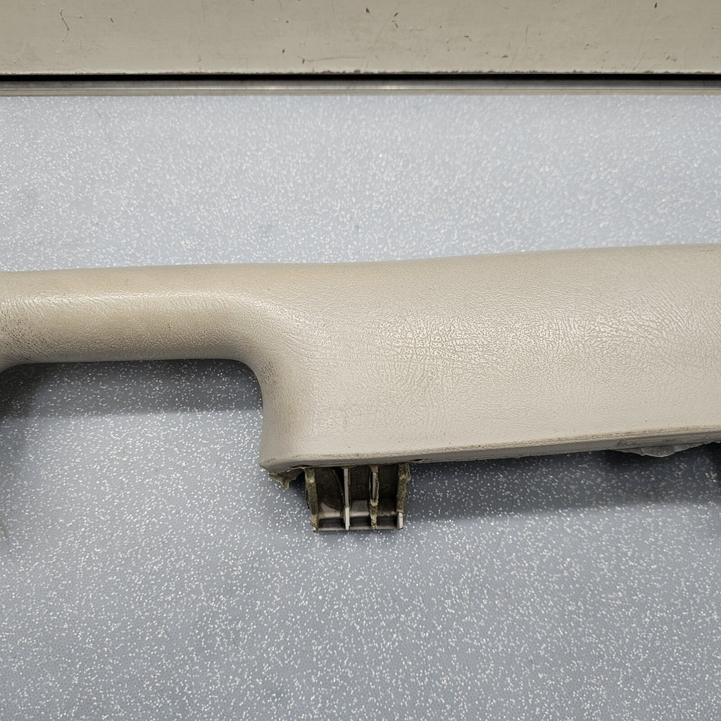 03-06 Chevrolet GMC Silverado Tahoe Front LEFT Door Armrest Handle Light Tan H2