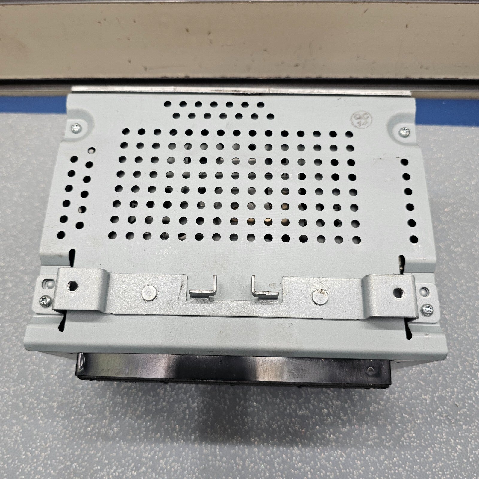 2011-2013 Ford Fiesta AM FM HD Single CD PLAYER SATELITE MP3 Radio Receiver OEM