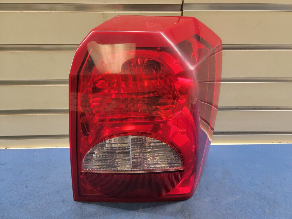 🔥2007-2012 DODGE CALIBER Right passenger Side Tail Light Lamp Assembly Chrome