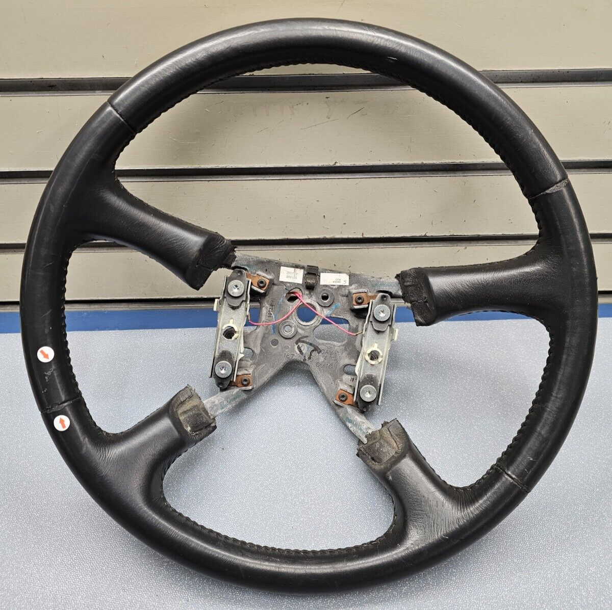 99-02 Chevy Silverado Tahoe Suburban Blazer SONOMA Steering Wheel Leather black