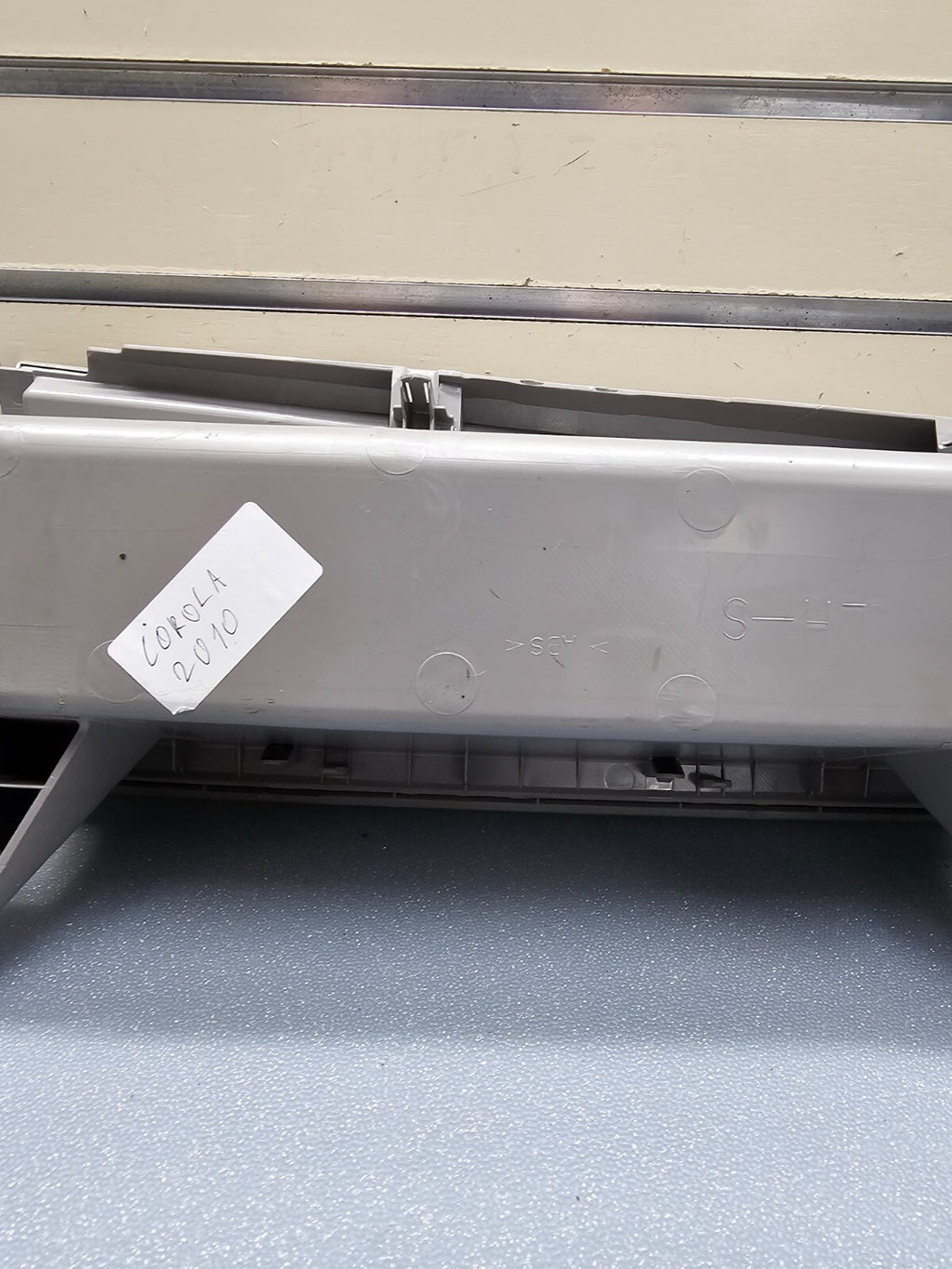 🔥09-13 Toyota Corolla Dash UPPER GLOVE BOX Storage Compartment Door GRAY OEM