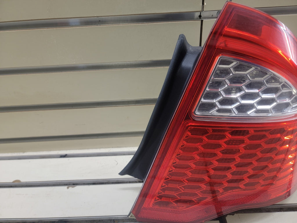 10-12 Ford FUSION Tail Light Break Light Lamp Assembly Rear RIGHT Passenger OEM