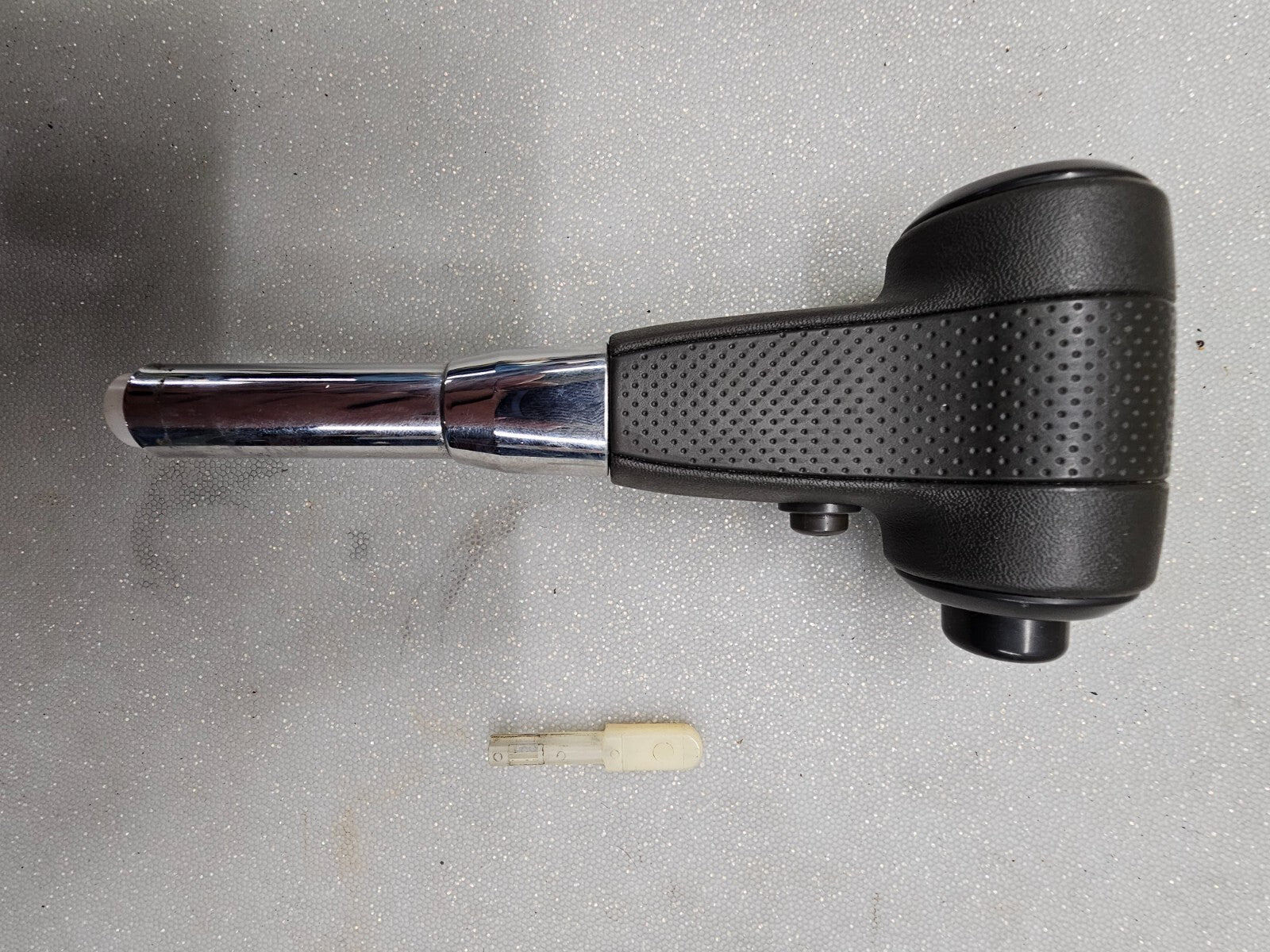 🔥05-18 NISSAN XTERRA PATHFINDER SHIFT HANDLE GEAR SHIFTER BLACK RUBBER OEM