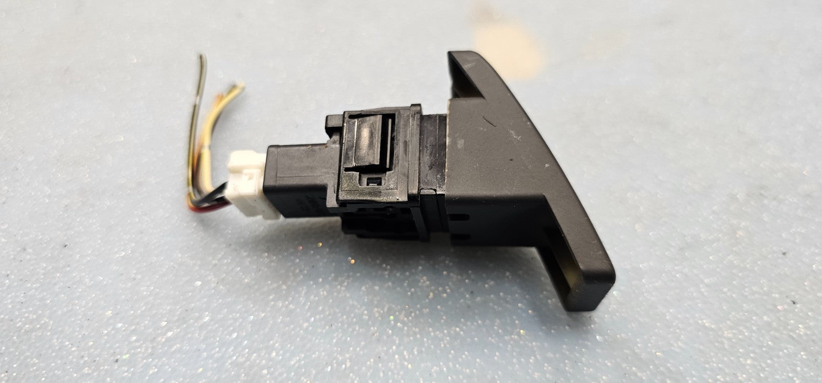 🔥12-15 Kia Rio Hazard Warning Light Control Switch Button Assembly Black