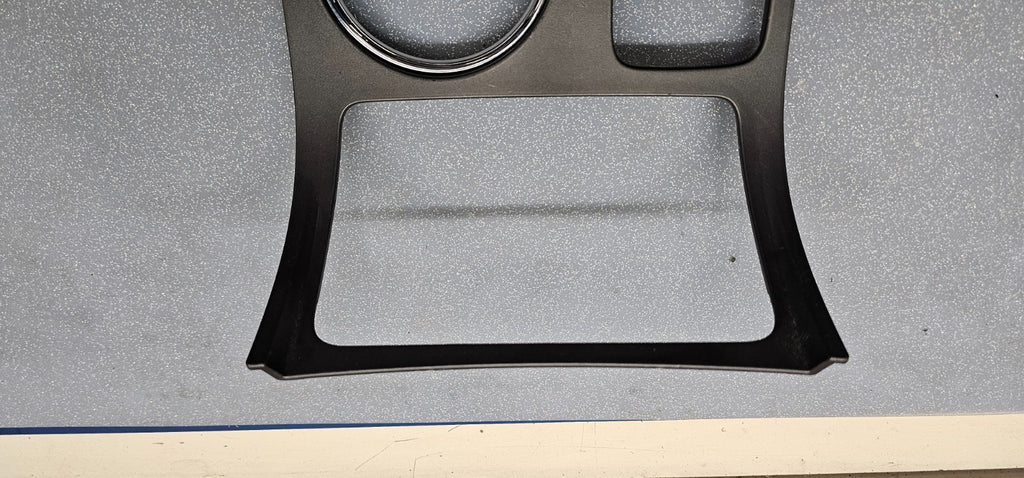 🔥09-12 Chevrolet Traverse Center Console Shifter Bezel Surround Trim Gray
