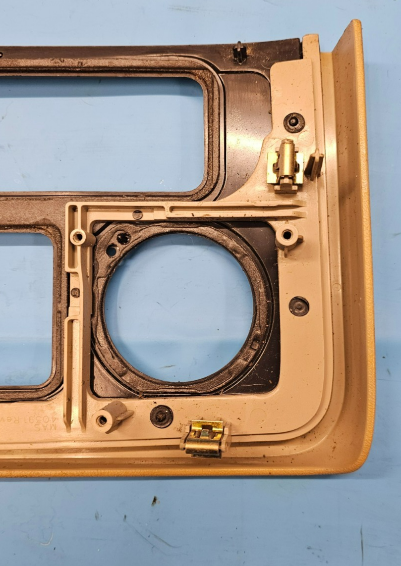 🔥02-06 Cadillac Escalade Radio Dash Trim Bezel with Clock  Tan/woodgrain