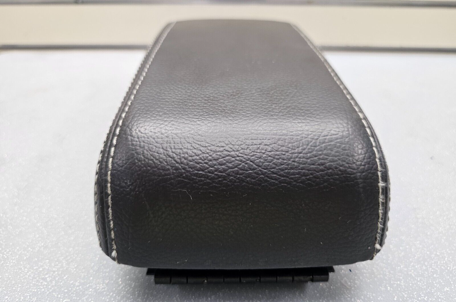 10-12 Fusion Milan Front Center Console Lid Armrest Cover Top Pad Assembly Black