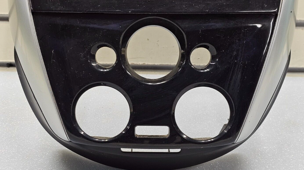 15-19 Versa Note Dash AM FM Radio Stereo Display Bezel climate Trim Silver/Black