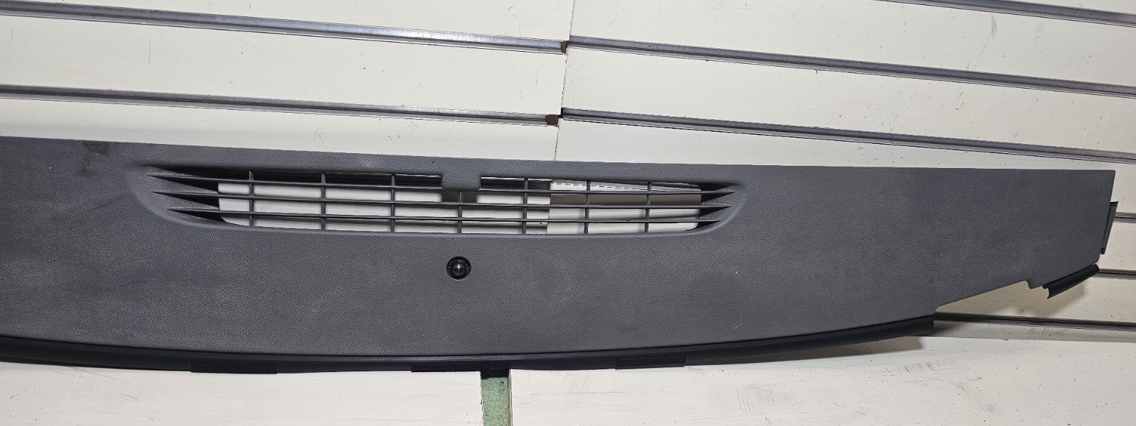 07-13Chevy SILVERADO GMC SIERRA Windshield DEFROSTER Dash Center Panel Cowl GRAY