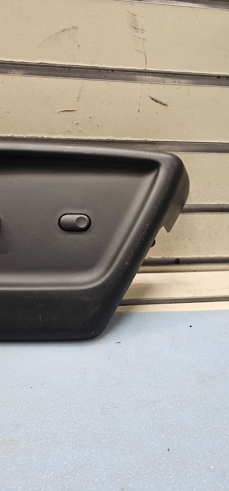 🔥04-11 TRAILBLAZER ENVOY CADILLAC STS RIGHT PASSENGER SEAT SWITCH BEZEL BLACK