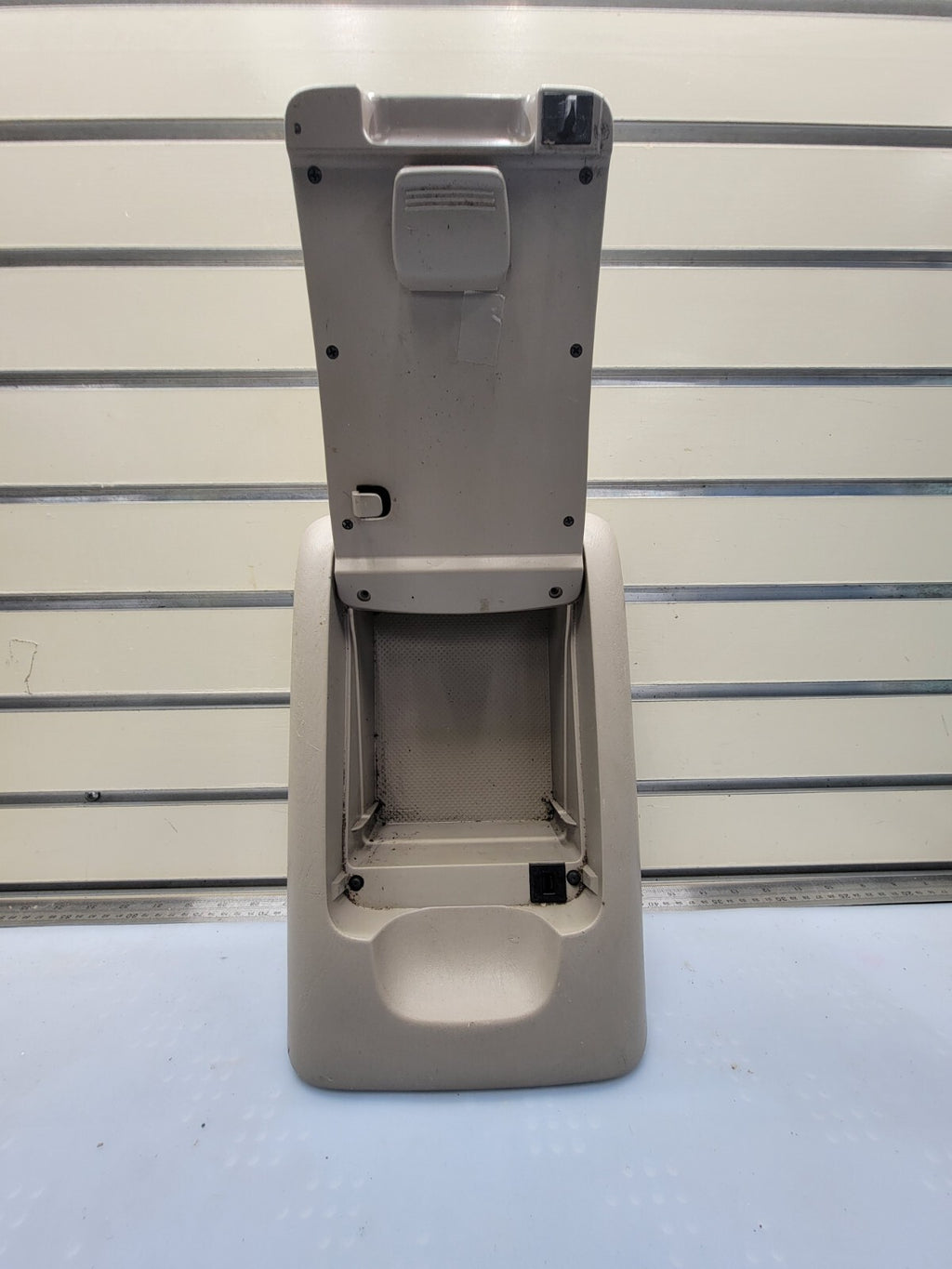 🔥 2004-2010 Toyota Sienna Center Console Lid Armrest Arm Rest Cover Tan