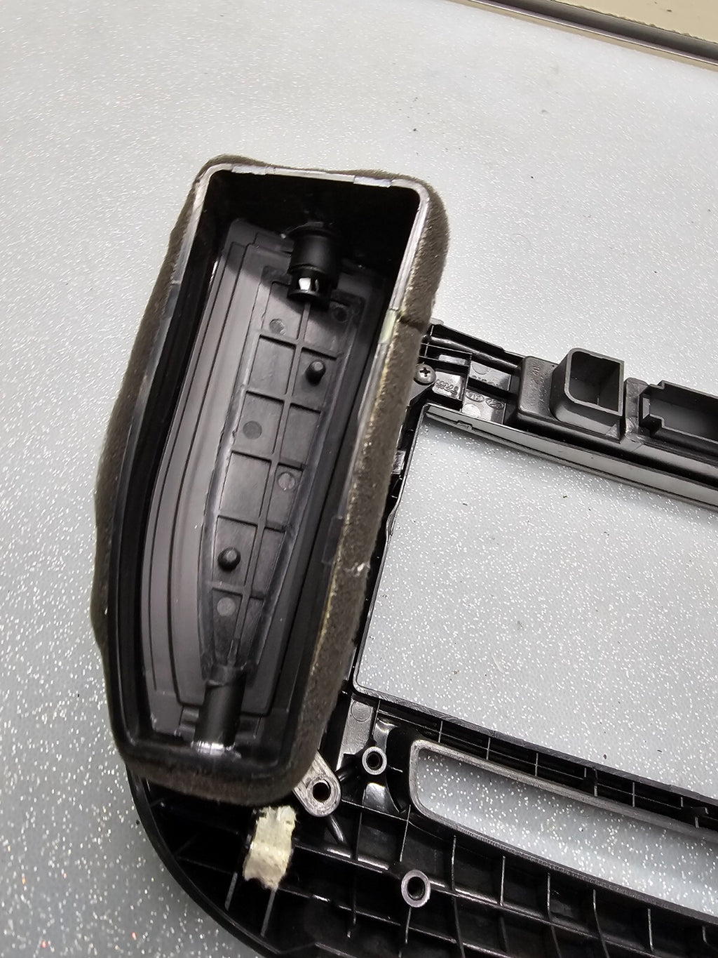 🔥10-12 Hyundai Santa Fe Dash Radio Surround Bezel Climate Trim Panel Black B53