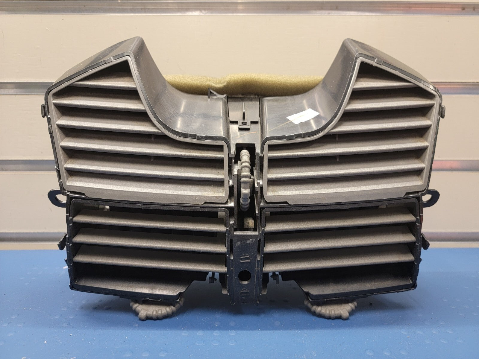 🔥2004-2008 Chevy Malibu Center Dash Vent Grey Gray OEM 22634937