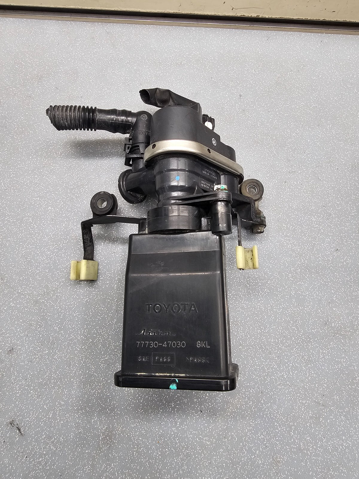 🔥2006 - 2009 Toyota Prius Gas Fuel Vapor Charcoal Canister OEM