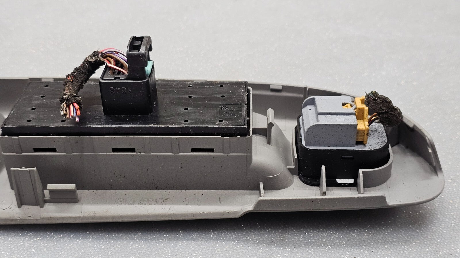 06-10 Passat Golf Jetta Rabbit Left Driver Door Master Power Window Switch Tan