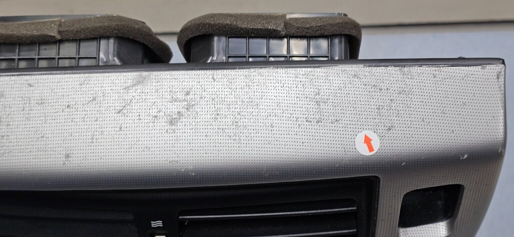 05-09 Tucson Dash Front Radio Audio Stereo Climate Trim Panel Bezel Silver/Black