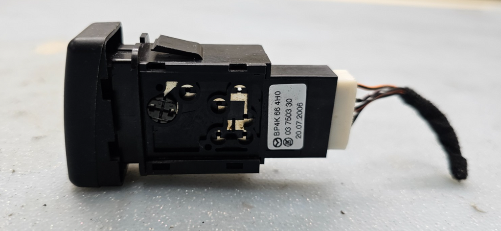 🔥04-09 Mazda3 Mazda 3 Hazard Warning Switch Emergency Flasher Light Assembly