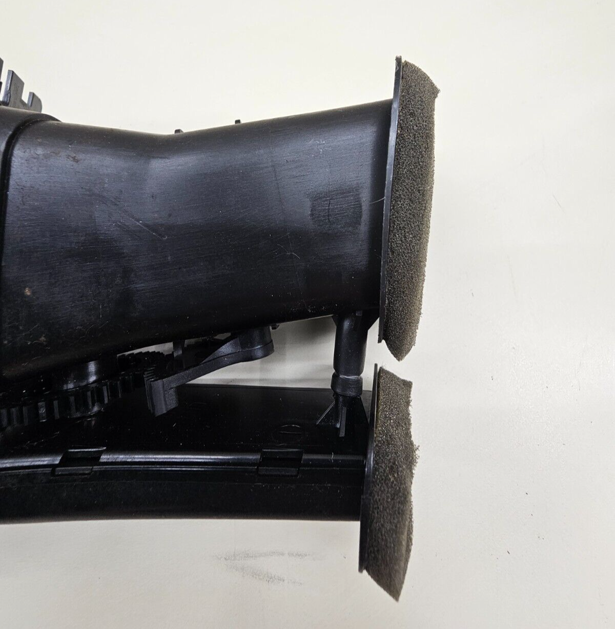 02-08 Jaguar X-Type Right Passenger Outer Dash Front Center Air Vent Heater OEM