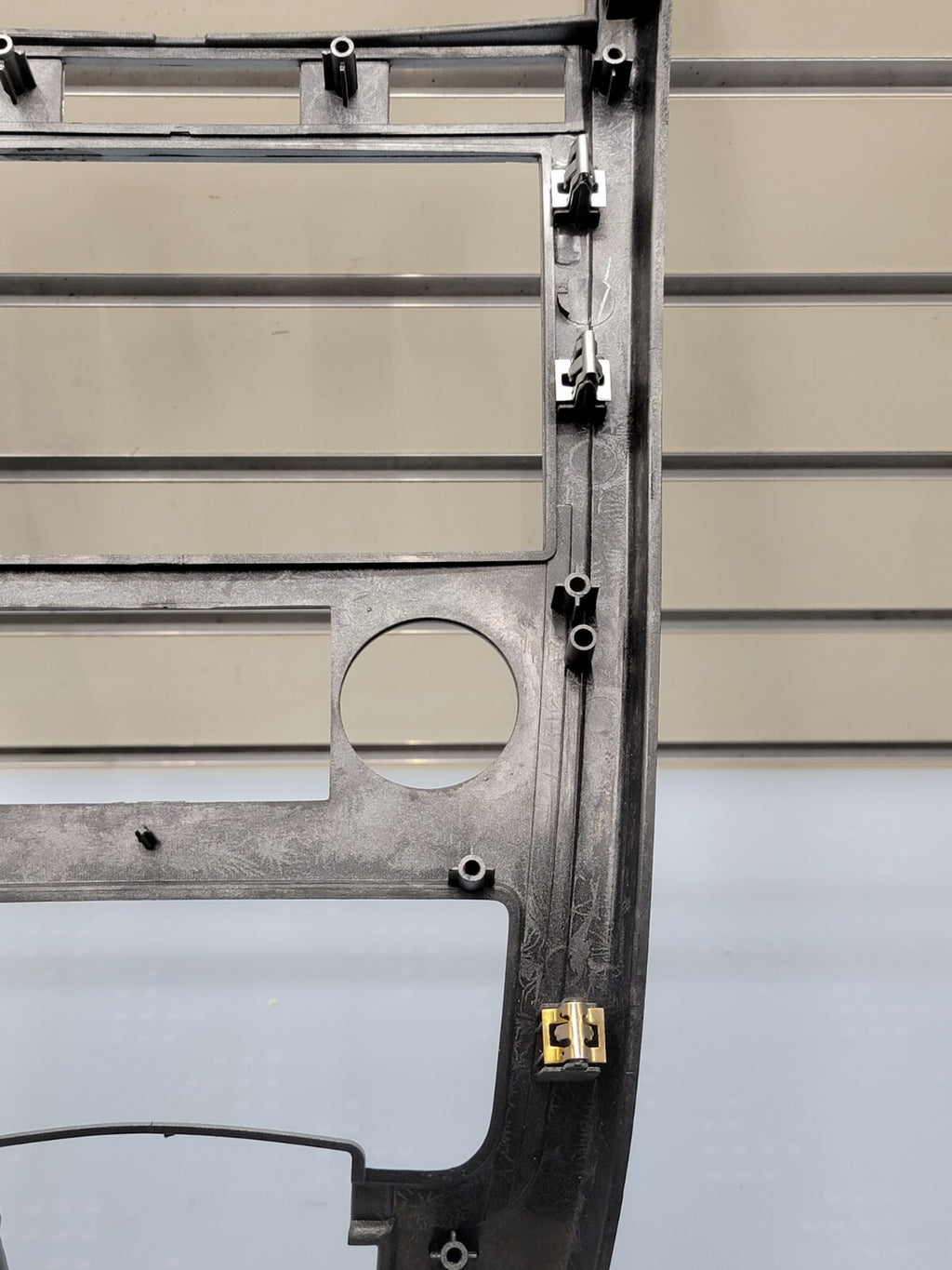 07-09 Chevrolet Equinox Center Dash Radio Climate Bezel Surround Trim silver