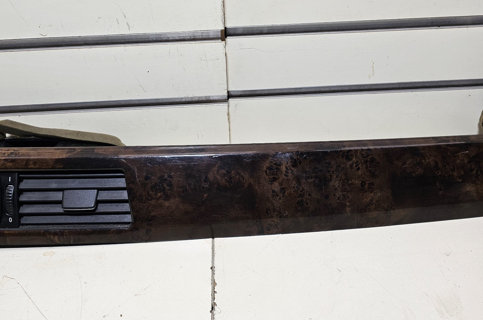 06-13 BMW E90 E92 FRONT RIGHT PASSENGER DASH TRIM PANEL VENT WALNUT WOODGRAIN