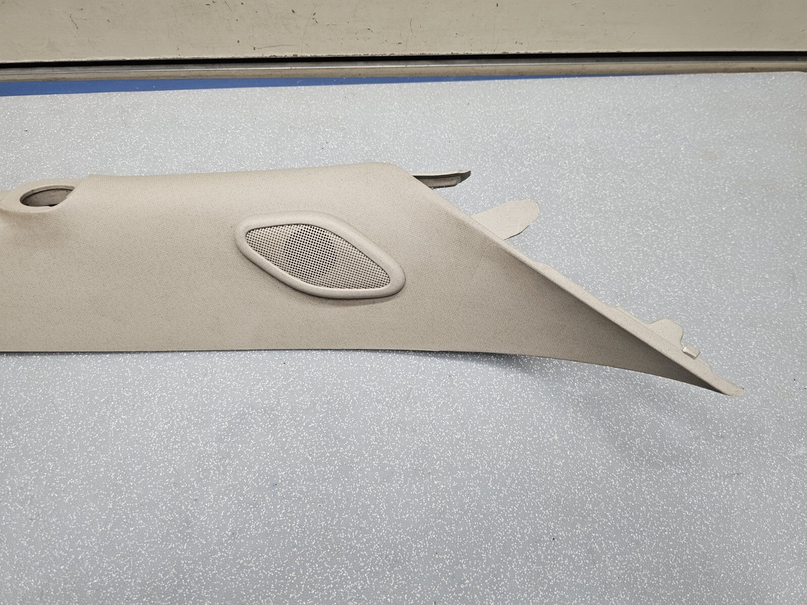 🔥07-13 Silverado Sierra A Pillar Roof Molding Right Speak LIGHT GRAY P2 BOSE