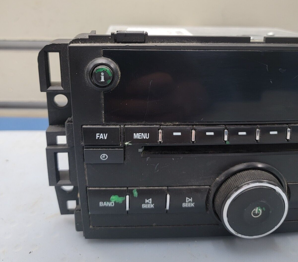 🔥07-13 Express Silverado TRUCK Dash CD AM FM Radio Player AUX 3.5 MP3 input