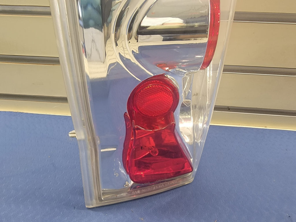 🔥02-06 Cadillac Escalade Base Sport Tail Light LAMP Passenger Chrome Assembly