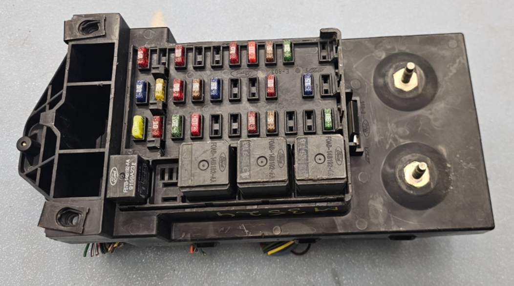 🔥99-03 Ford F150 F250 F350 Interior Fuse Box Junction Relay Block OEM