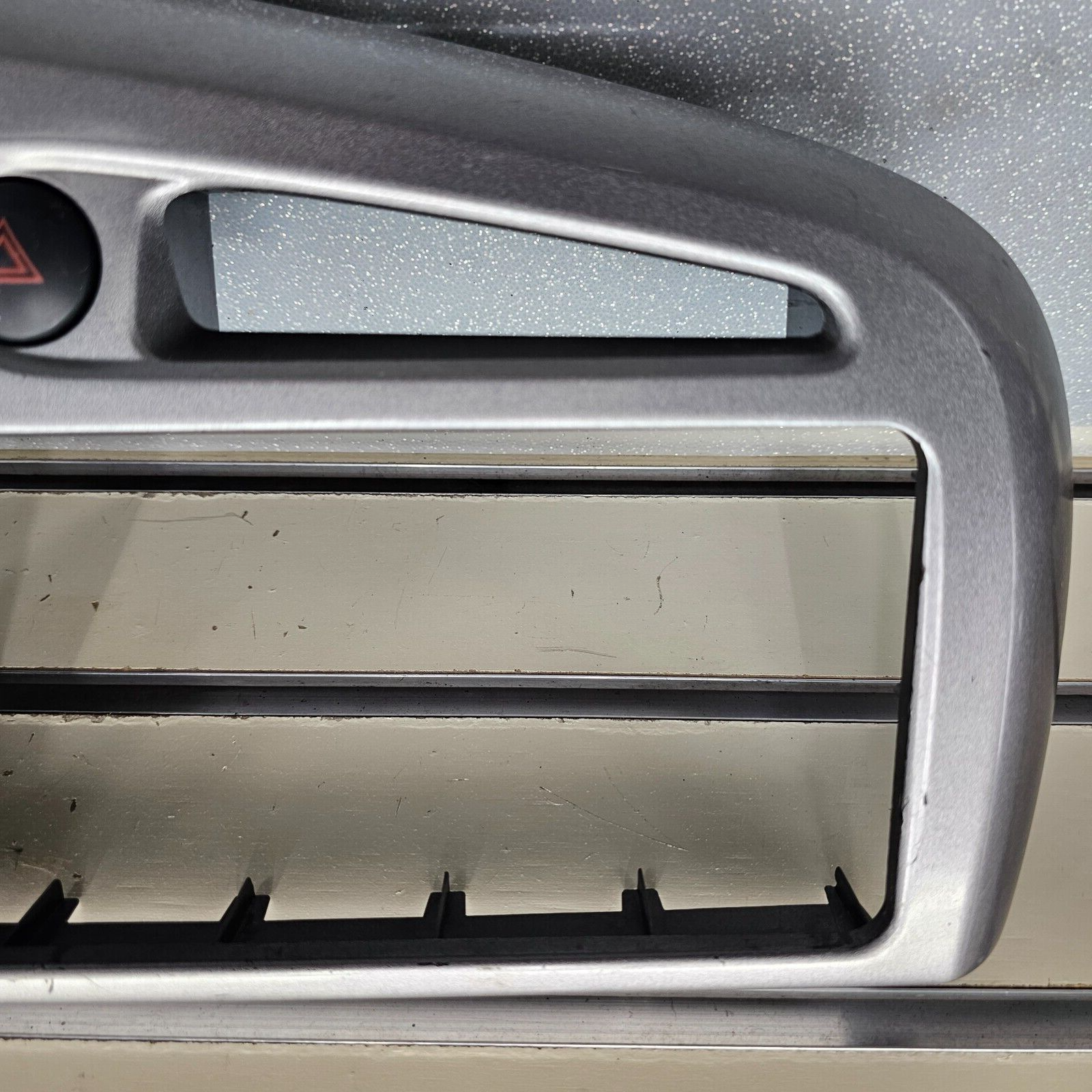 🔥03-08 Toyota MATRIX Pontiac VIBE Center Dash Radio Bezel Trim Panel SILVER B26