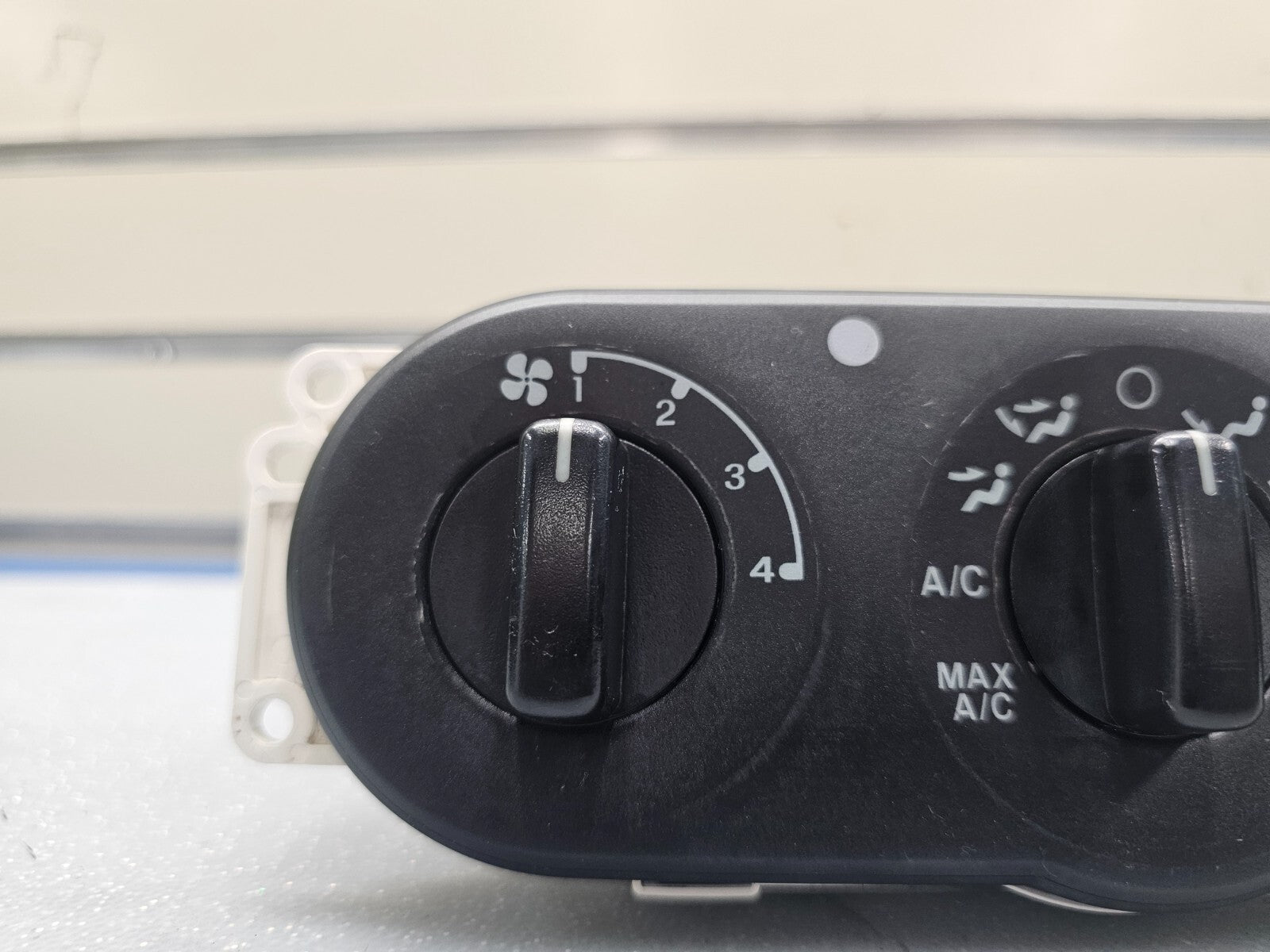 01-07 Escape Mariner Dash AC Heater Climate Temperature control Conditioning OEM