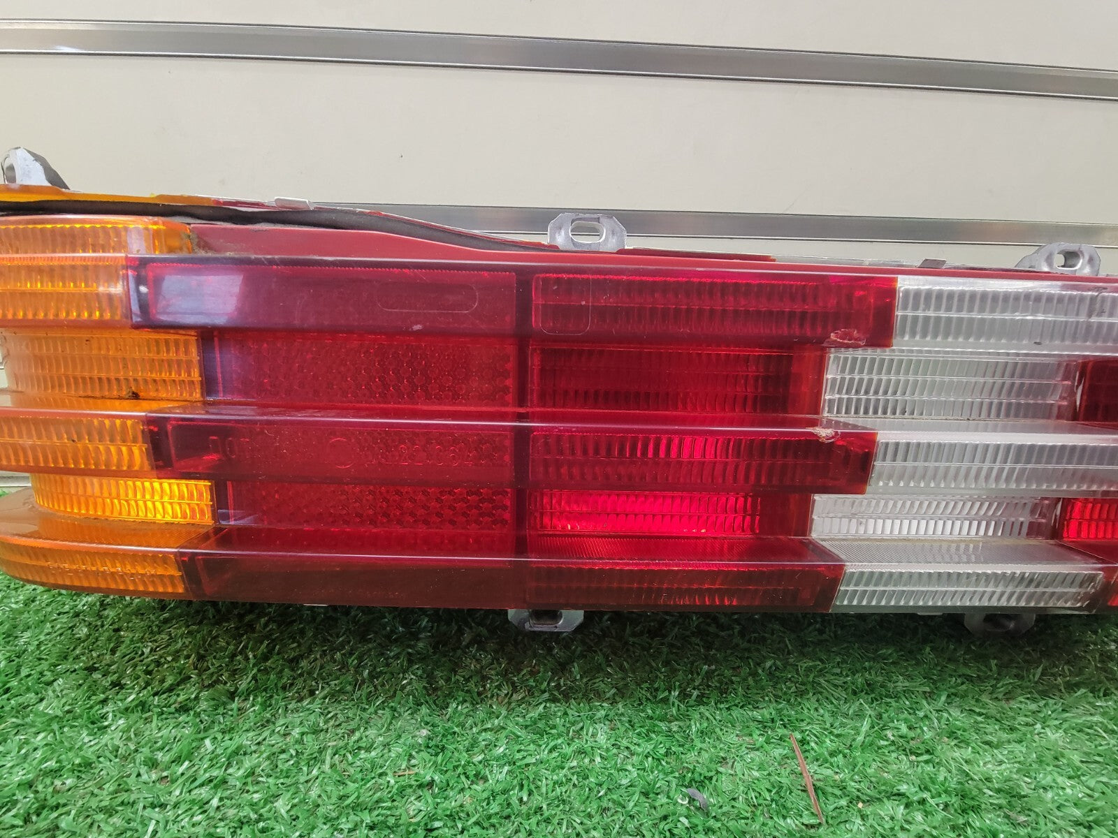 🔥75-85 MERCEDES-BENZ 300D SALOON TAIL LIGHT LAMP SEDAN COUPE RIGHT PASSENGER