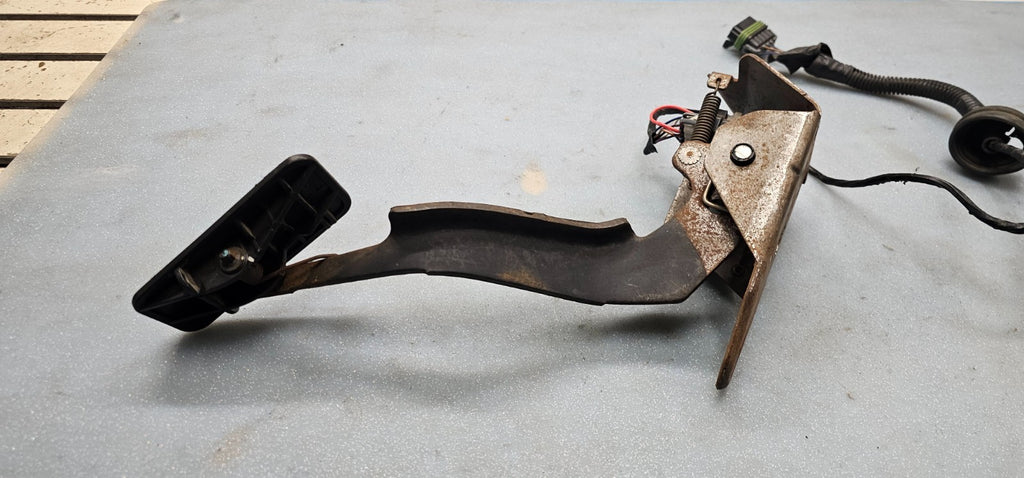 🔥03-06 Silverado Yukon Gas Pedal Drive Wire TAC Module Control Swap Accelerator