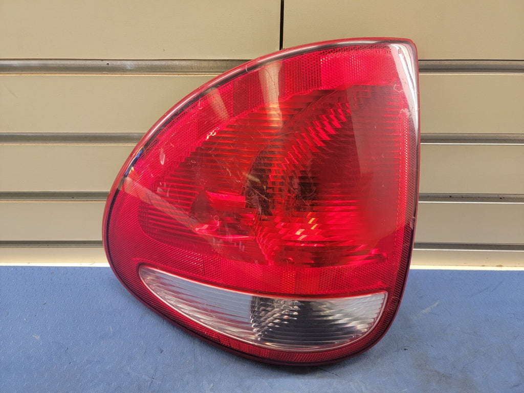 🔥2004-2007 Dodge Caravan RIGHT Tail Light Fits  OEM