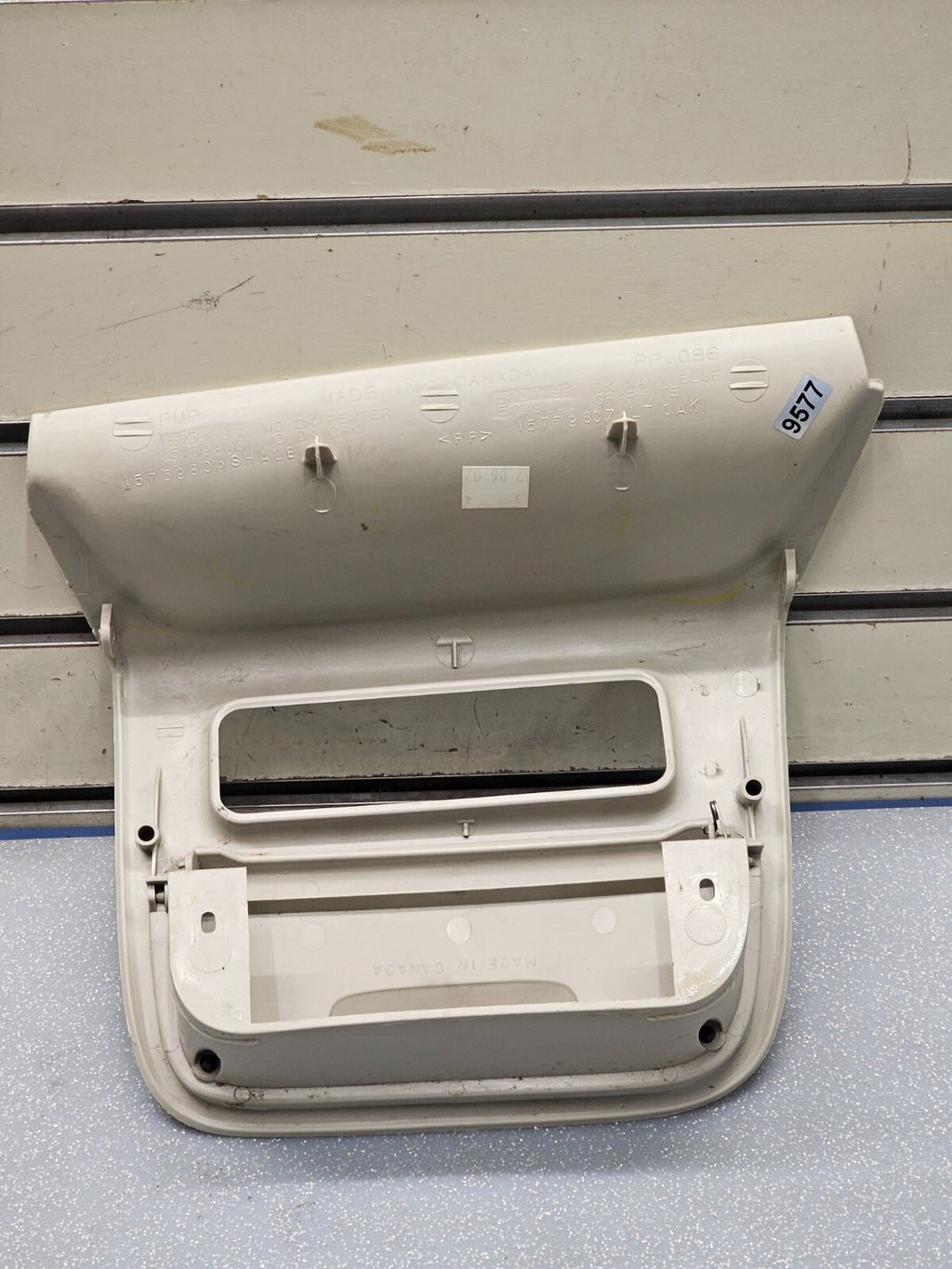 99-02 SILVERADO TAHOE SIERRA CENTER CONSOLE FRONT LOWER CUBBY BEZEL STORAGE TAN