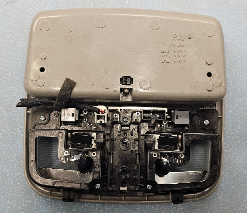 06-10 Hyundai Sonata Overhead Console Dome Map Light Lamp Storage Assembly TAN