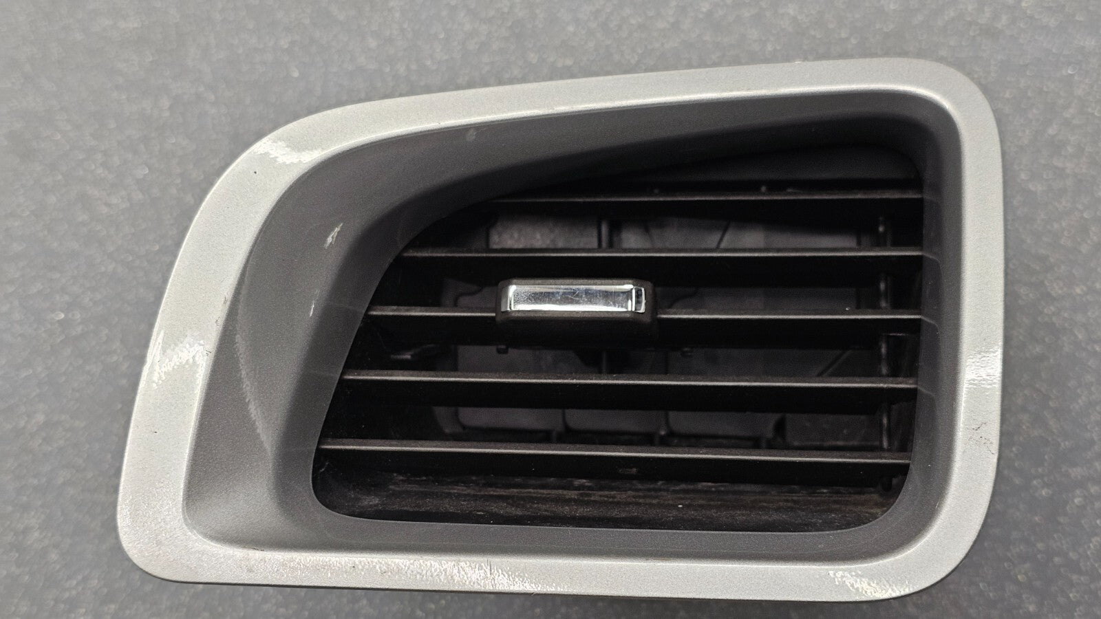 🔥10-17 Equinox Dash Left Driver HVAC AC A/C Outer Air Vent Heater SILVER VT31