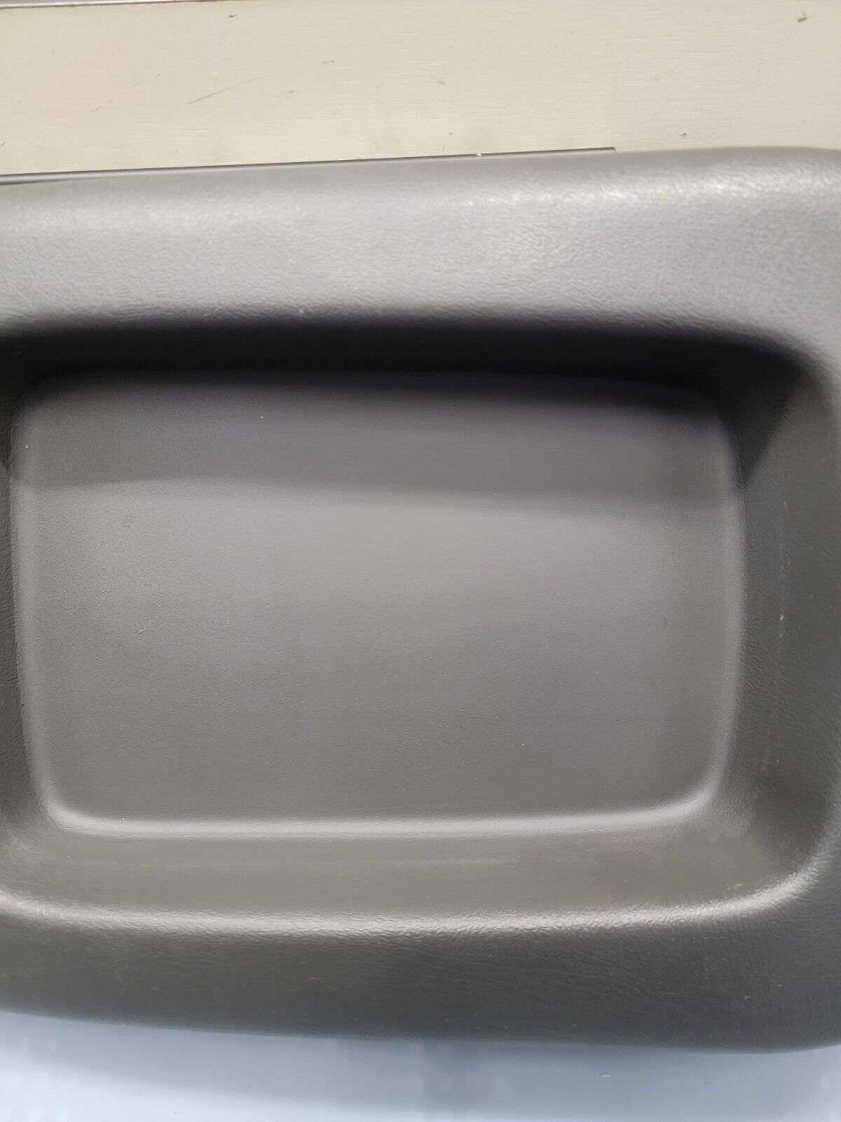 03-06 Chevy SILVERADO SIERRA Center Console Armrest Lid Storage Cover L8 dk grey