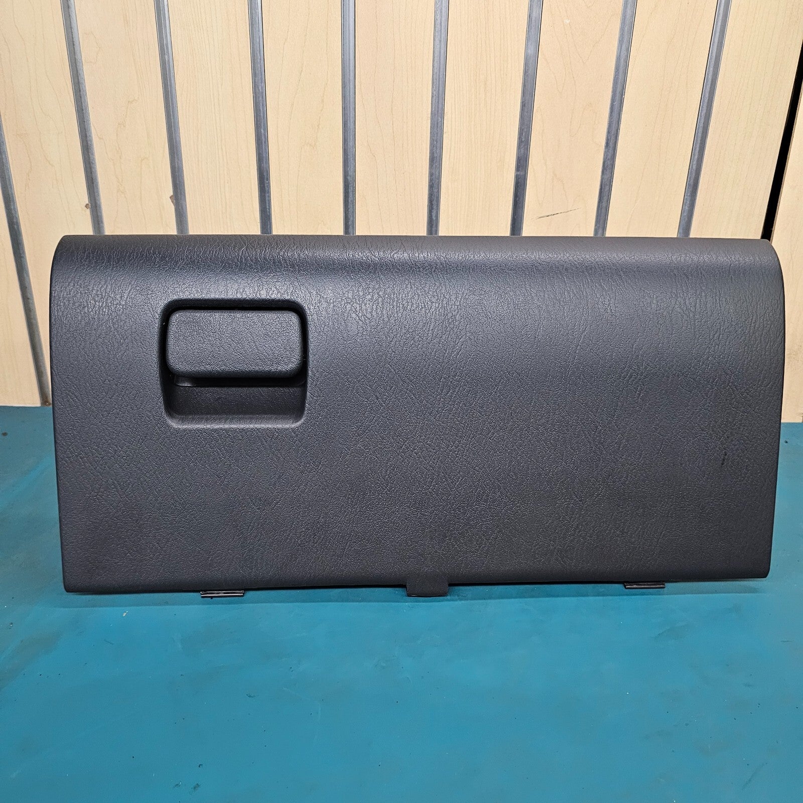99-04 Jeep Grand Cherokee WJ Glove Box  Assembly Dash Agate storage Compartment